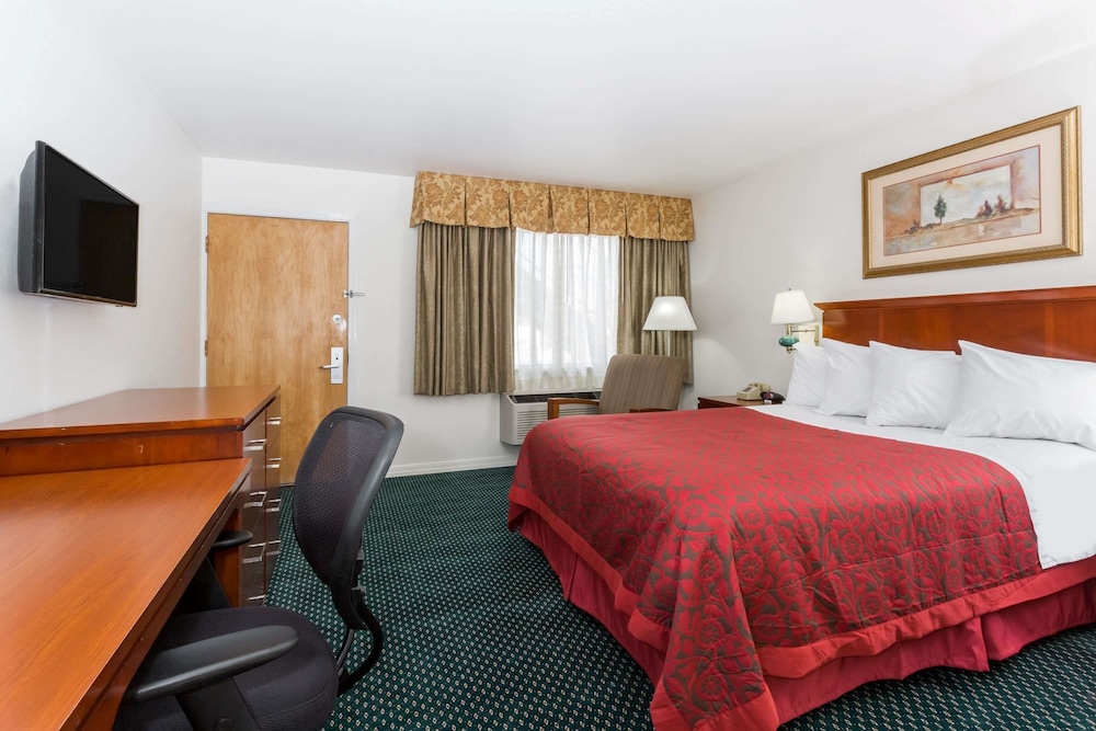 Days Inn By Wyndham Kimball 10/21