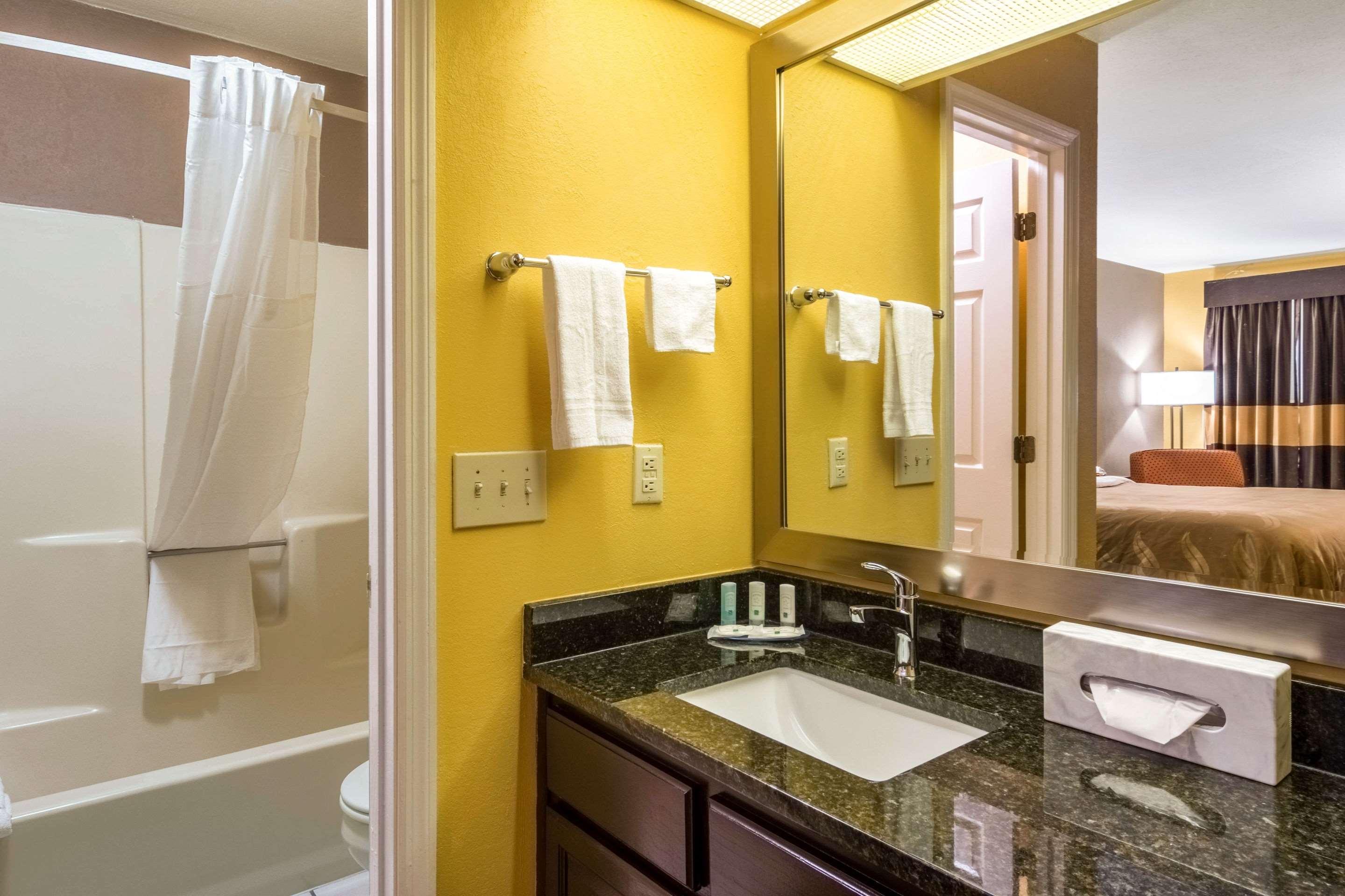 غرفة بسرير كينج، Quality Inn Washington, GA 3/3