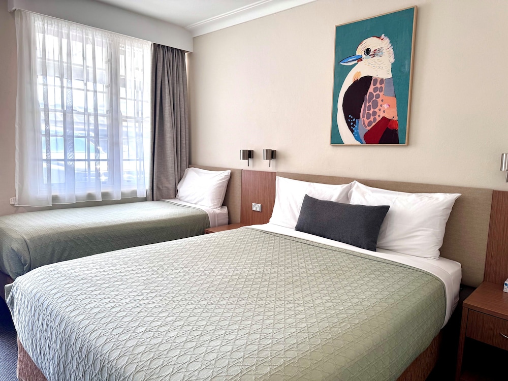 1 Bedroom, Suite, 1 Queen and 1 Single Bed