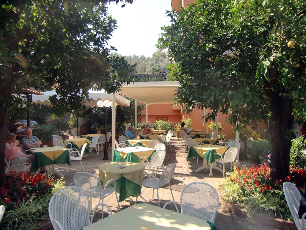 Hotel Girasole 46/55