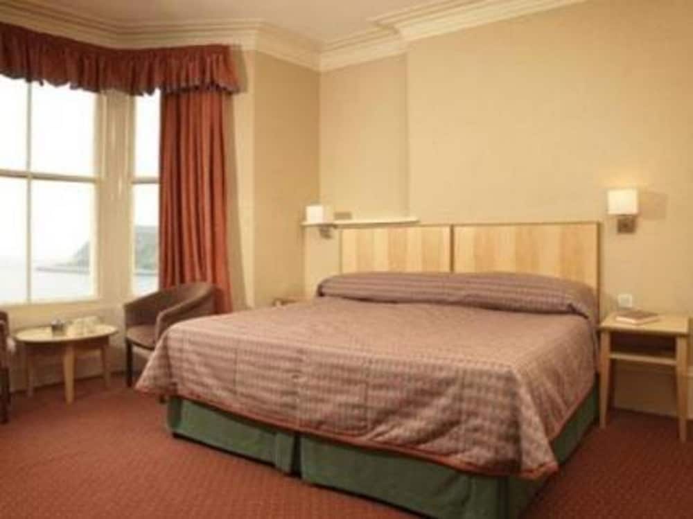 Clifton Hotel Scarborough 15/50
