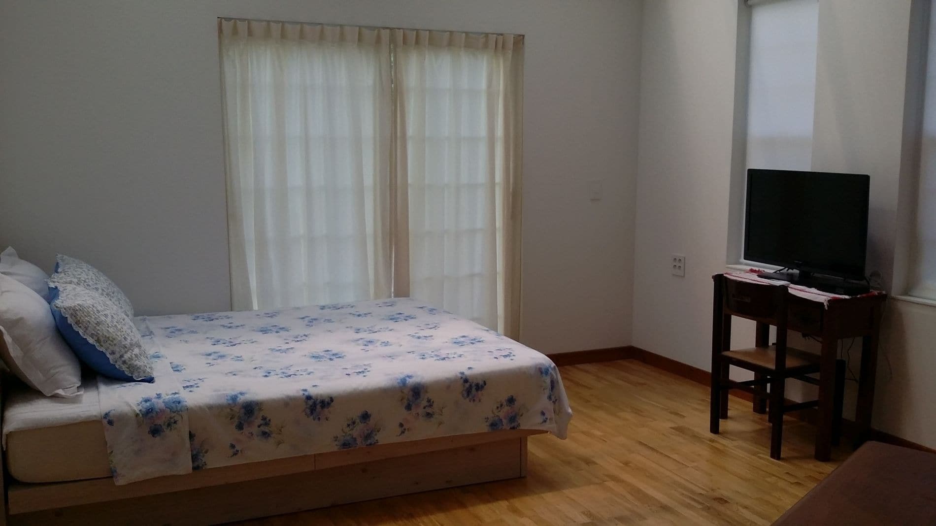 House, 1 Single and 2 Double Beds