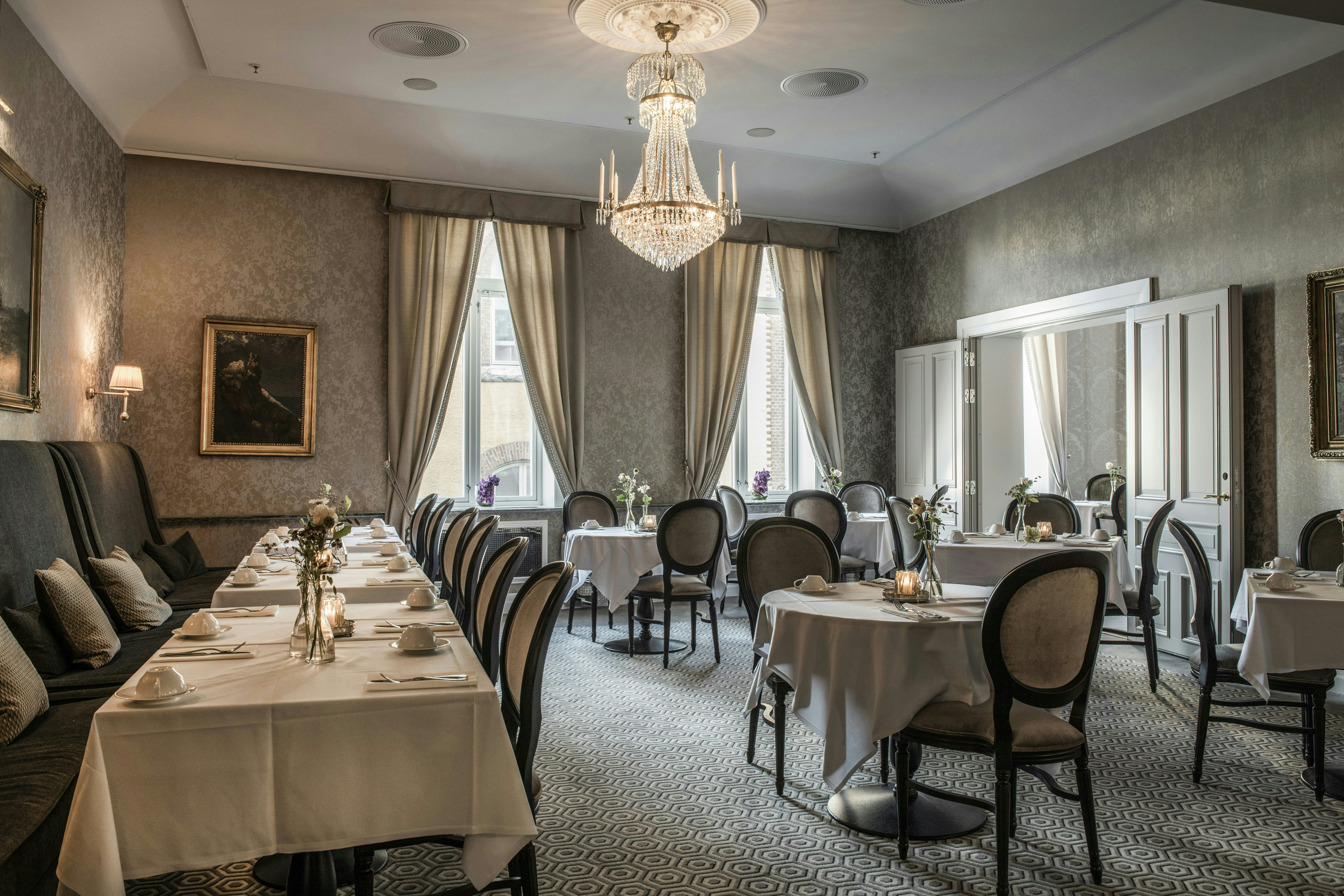 Victoria Hotel 45/60