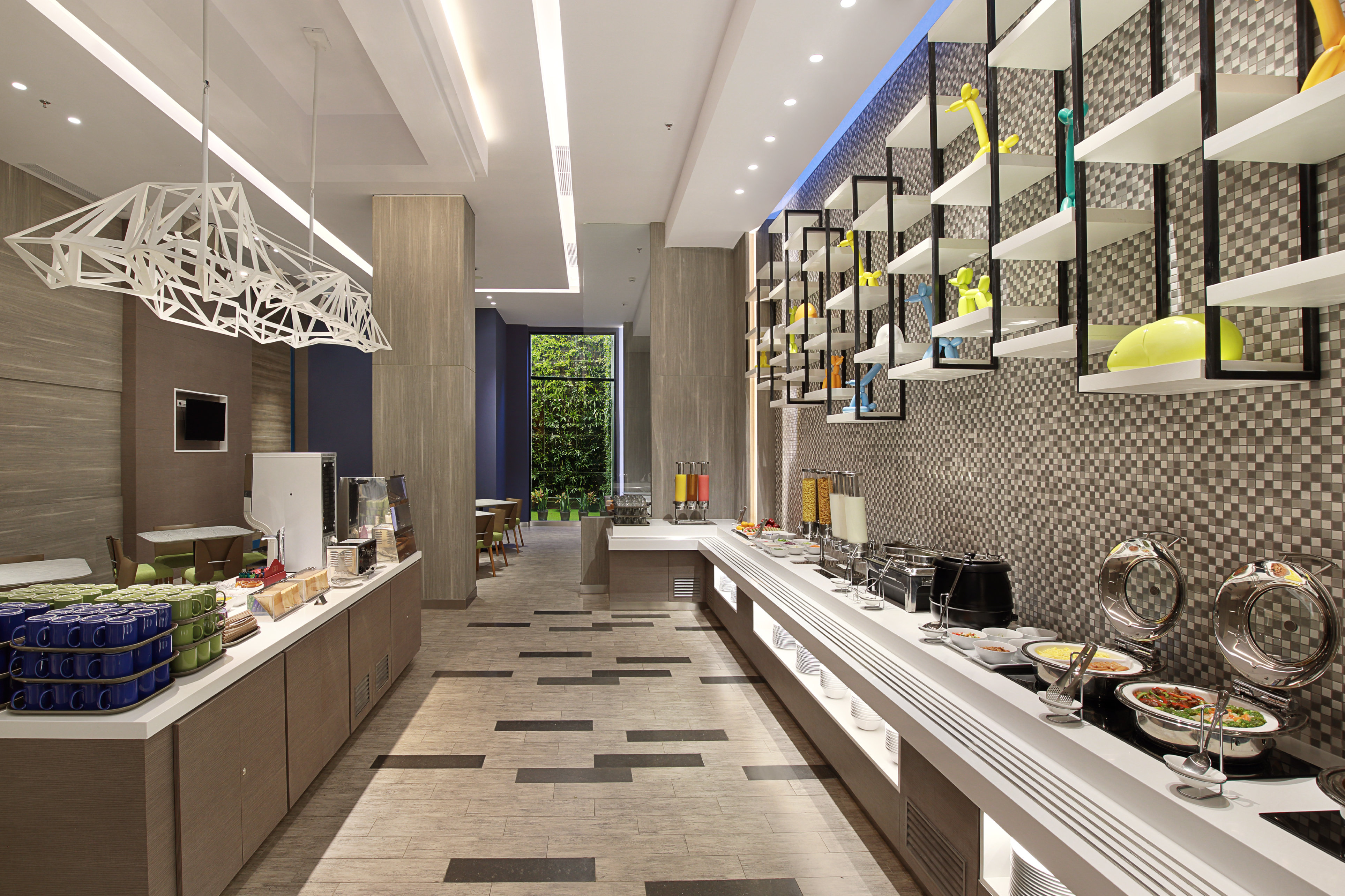 Holiday Inn Express Jakarta Wahid Hasyim 6/54
