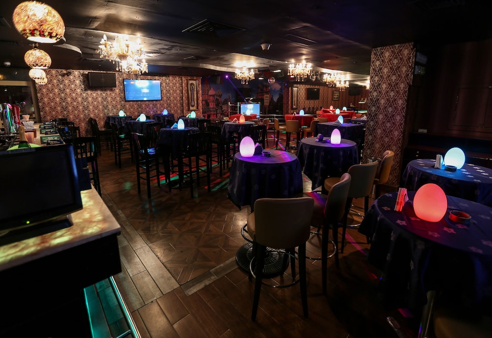 restaurant cafeteria