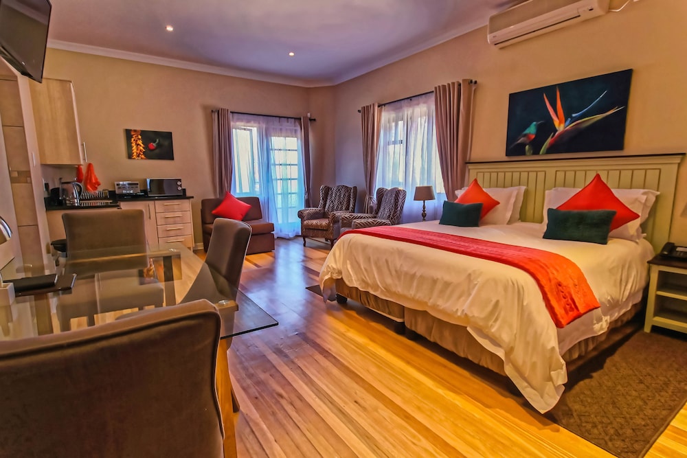 ROOM, KING BED, BALCONY, LARGE