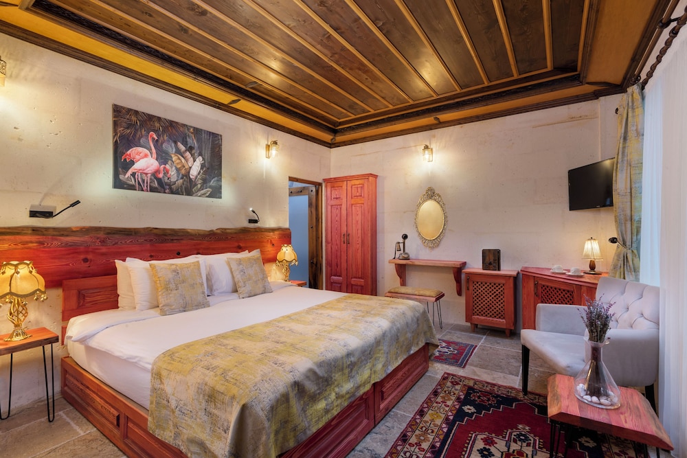 Acer Cave Hotel 24/67