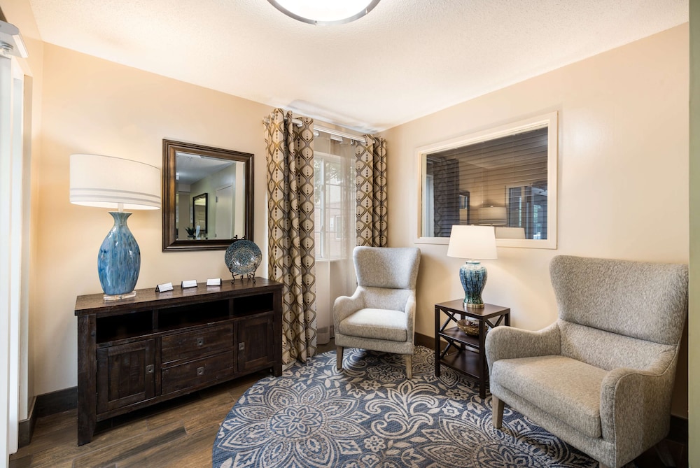 Sonesta Simply Suites Hampton 27/47