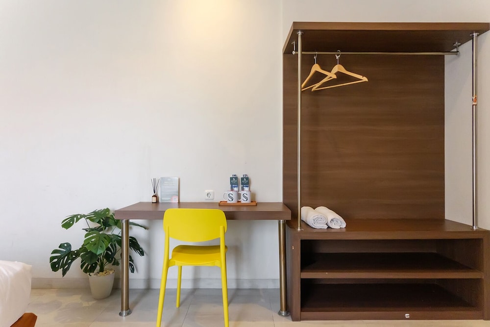 Mono Coliving Ngagel, Surabaya 3/28
