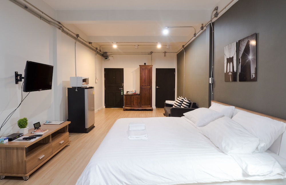 STUDIO, APARTMENT