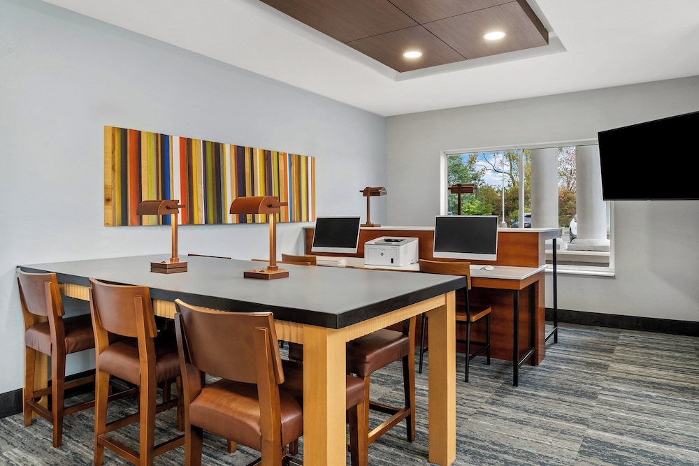 Holiday Inn Express Hotel And Suites Marion 46/68