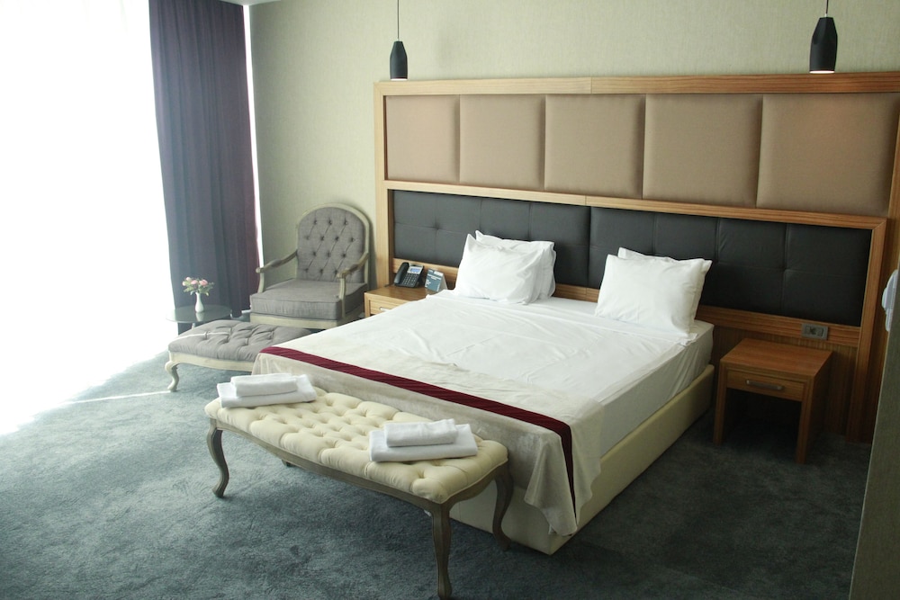 Room at Sky Hotel Baku, BAKU