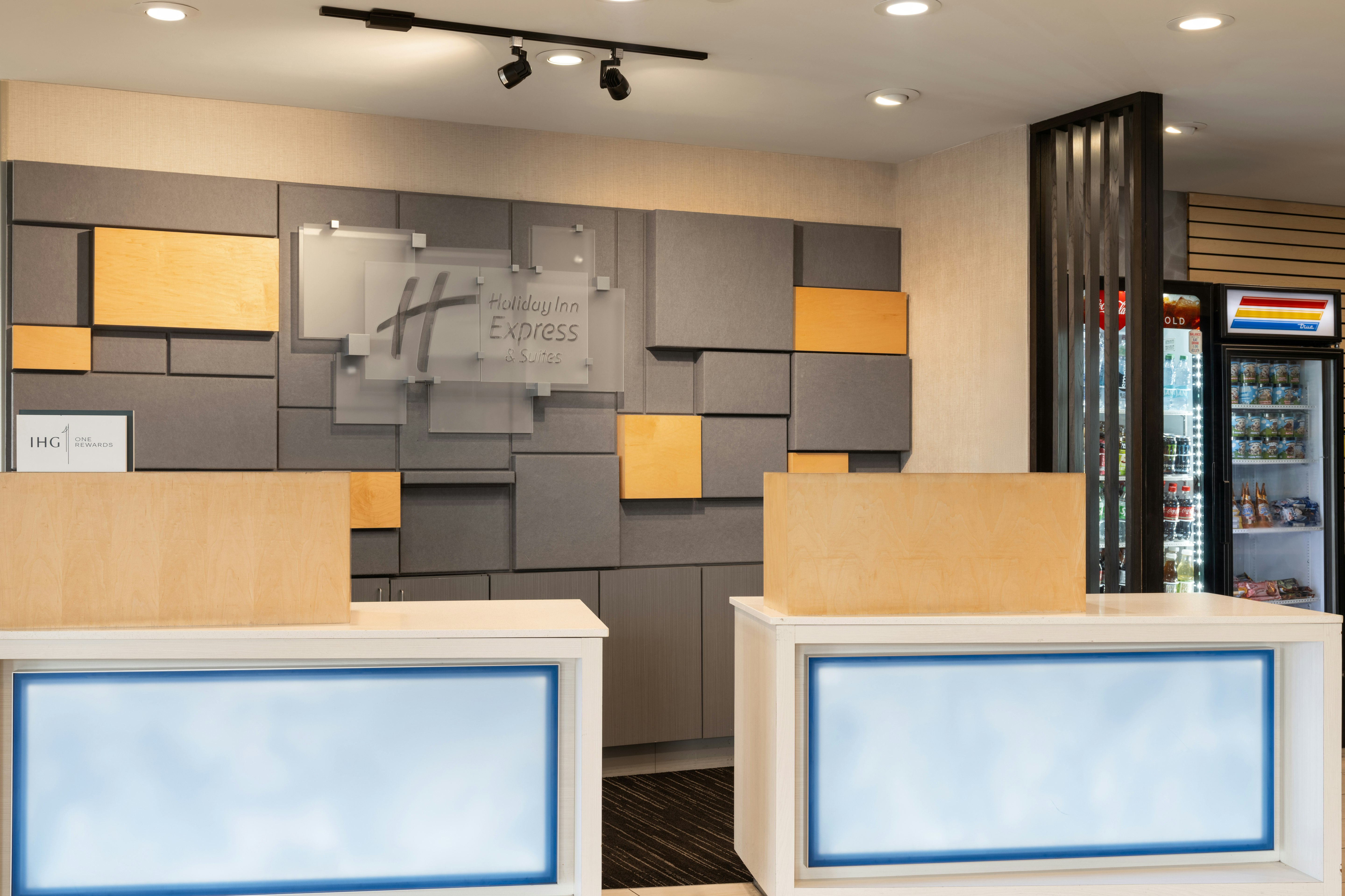 Holiday Inn Express Suites Tampa East Ybor City 51/56