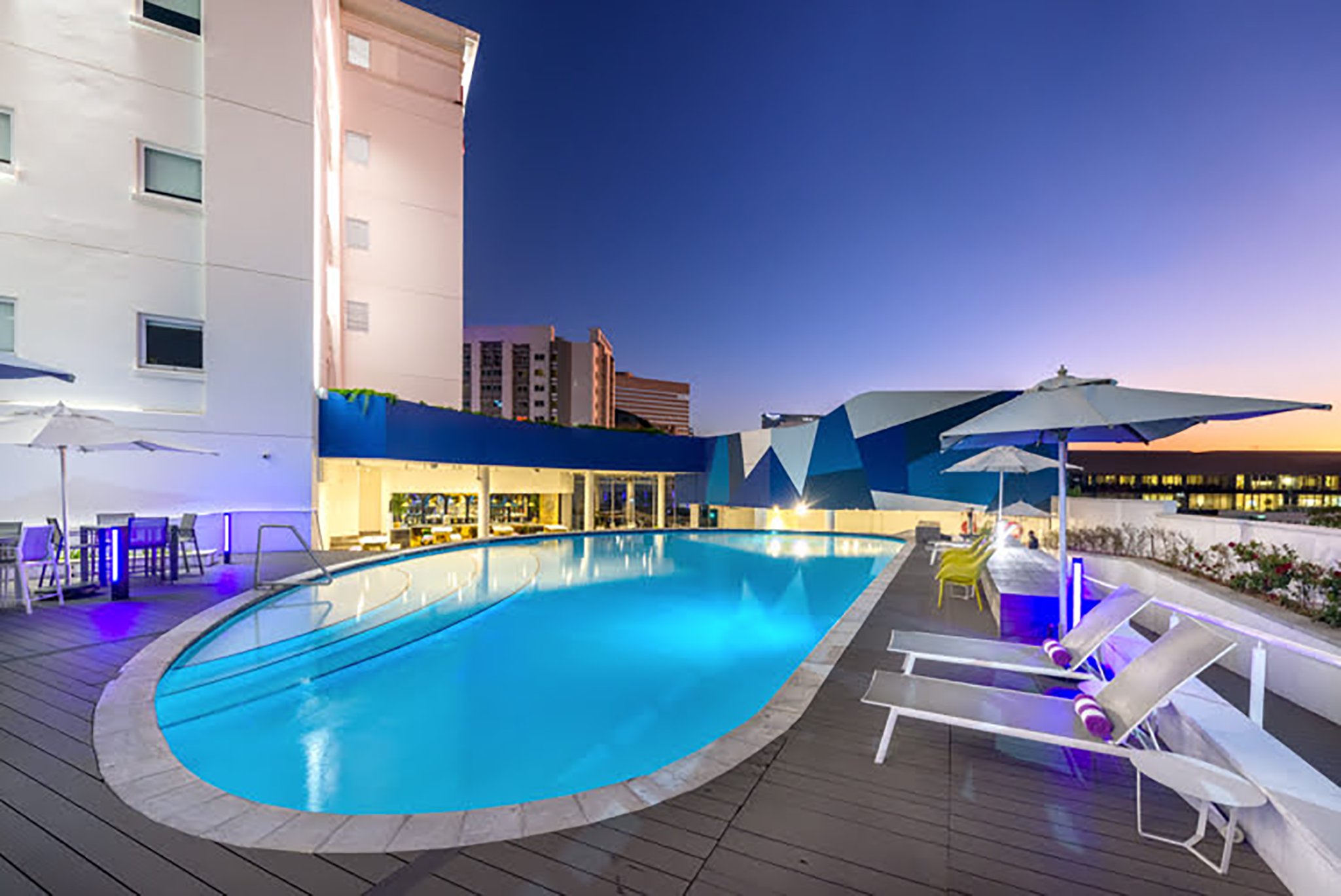 Hotel Sky Sandton 52/56
