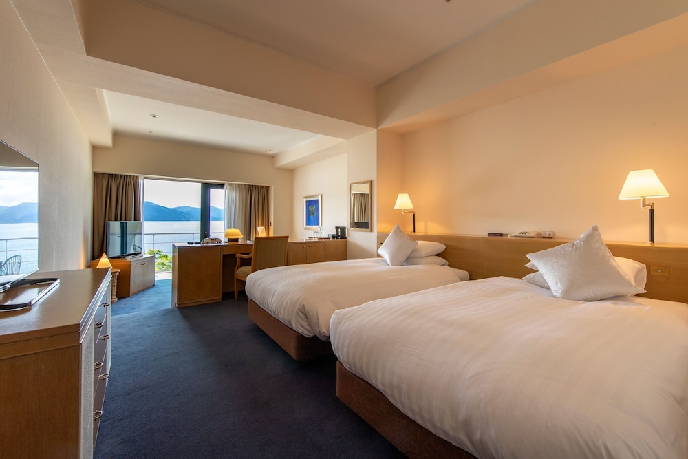 Hakone Hotel 6/72