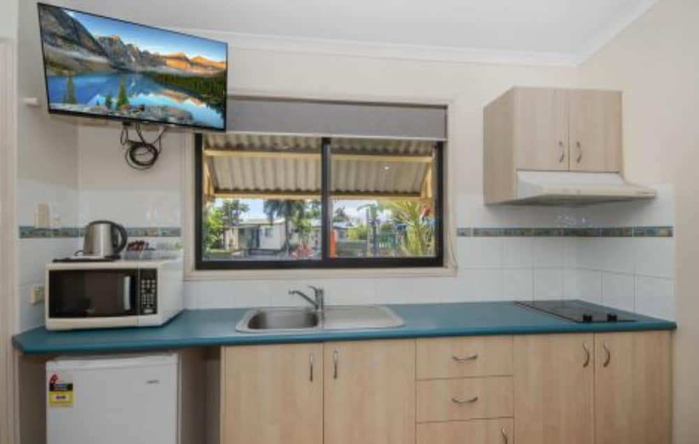 Economy, Studio, Twin Beds, No Bathroom