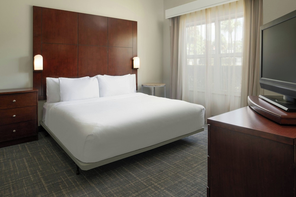 1 BEDROOM, SUITE, ACCESSIBLE