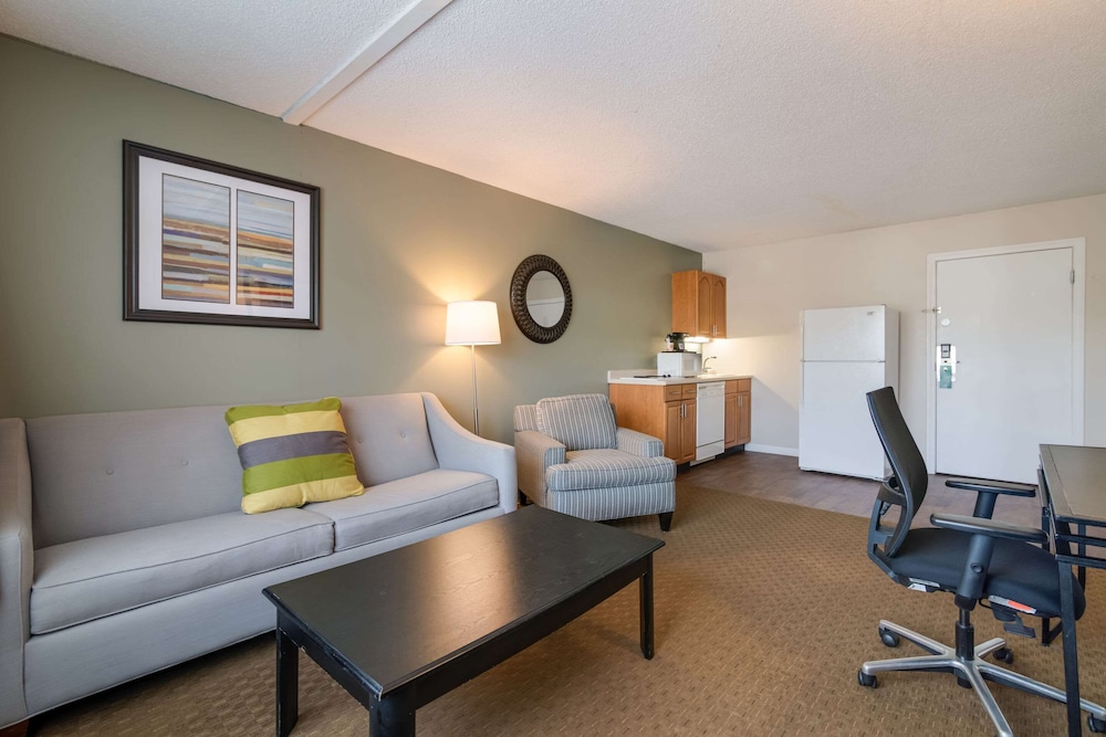 Quality Inn & Suites Auburn I-95 20/31