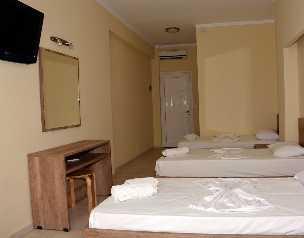 Kavos Plaza Hotel 20/50