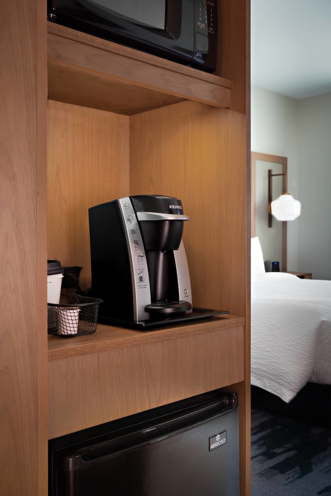 Fairfield Inn & Suites By Marriott Fayetteville 10/18