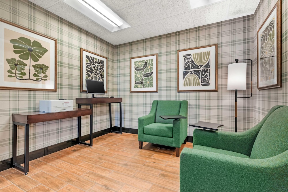 Drury Inn & Suites Colorado Springs 32/50
