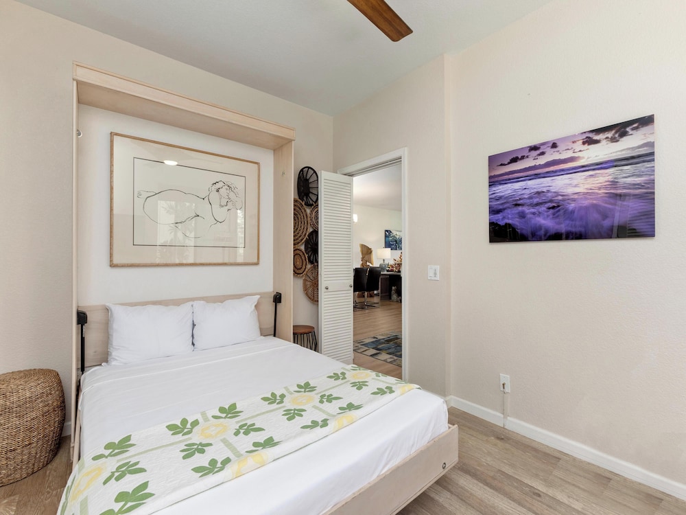 3 BEDROOMS, CONDO, GOLF COURSE VIEW