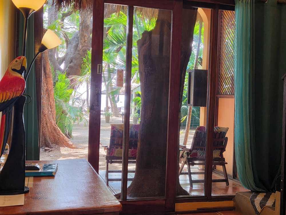 Hotel La Palapa 49/76