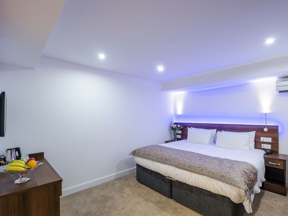 Signature Hotel London 24/50