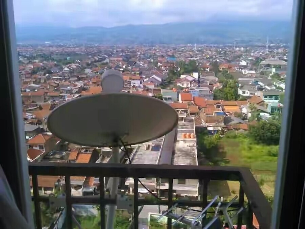 Apartemen The Suites Metro Yudis 35/39