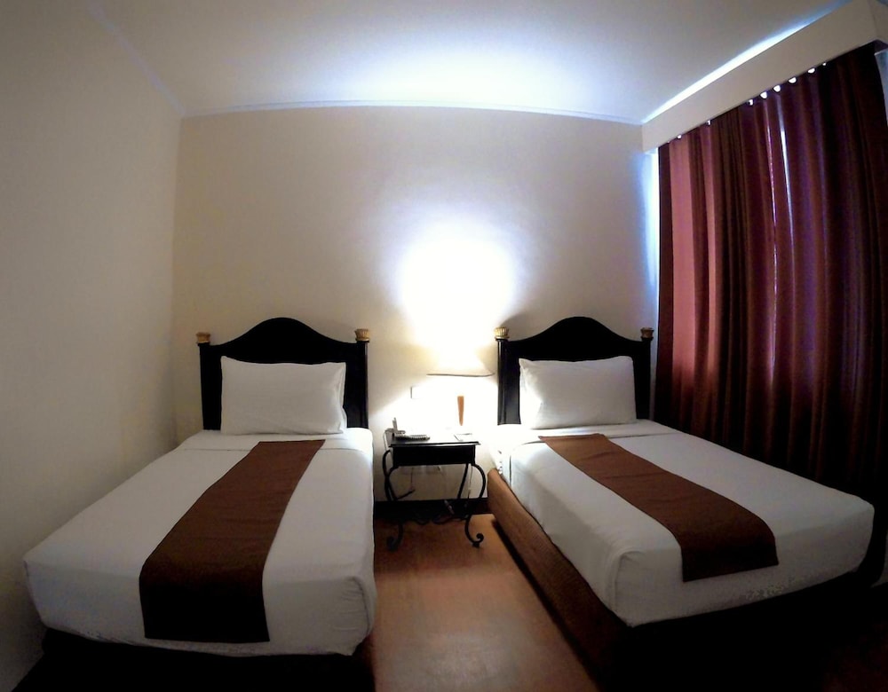 Golden Peak Hotel and Suites powered by Cocotel 19/63
