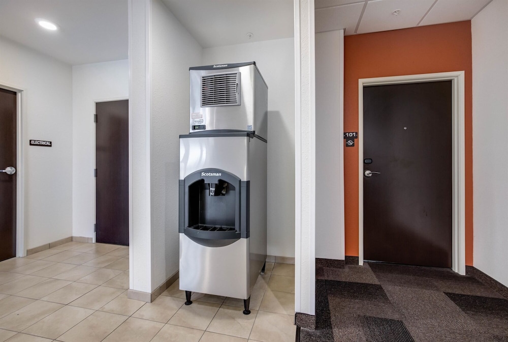 Motel6 Poplar Bluff, MO 35/60