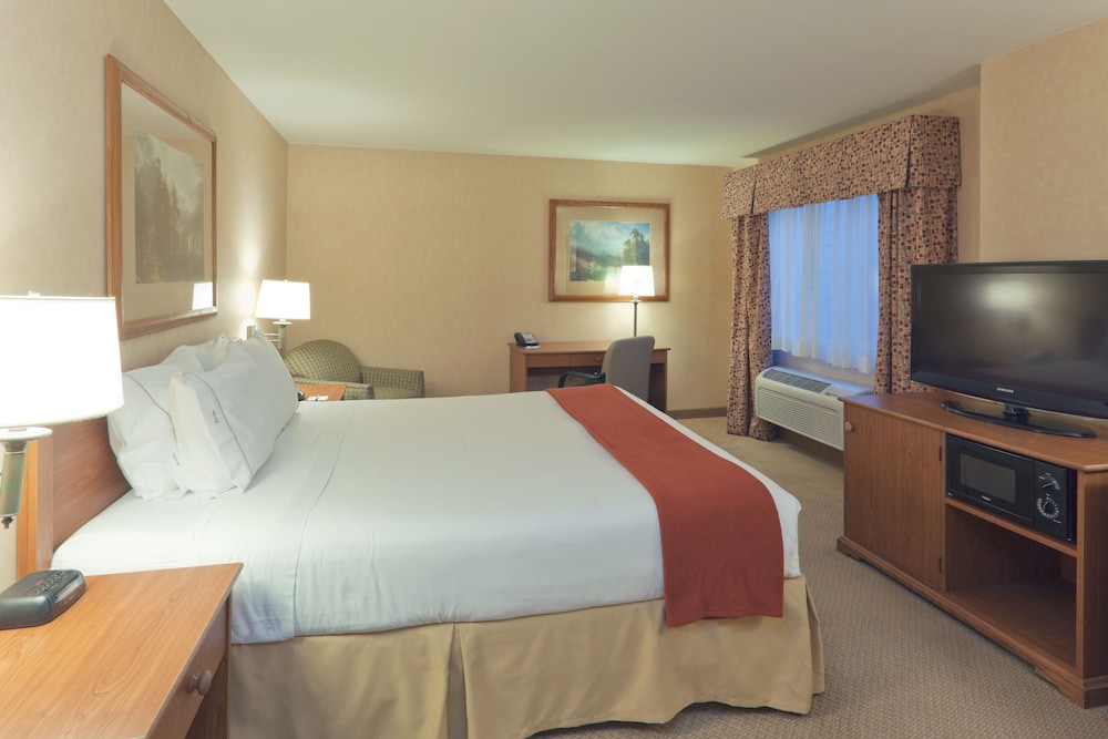 Holiday Inn Express Hotel Suites Bishop 24/75