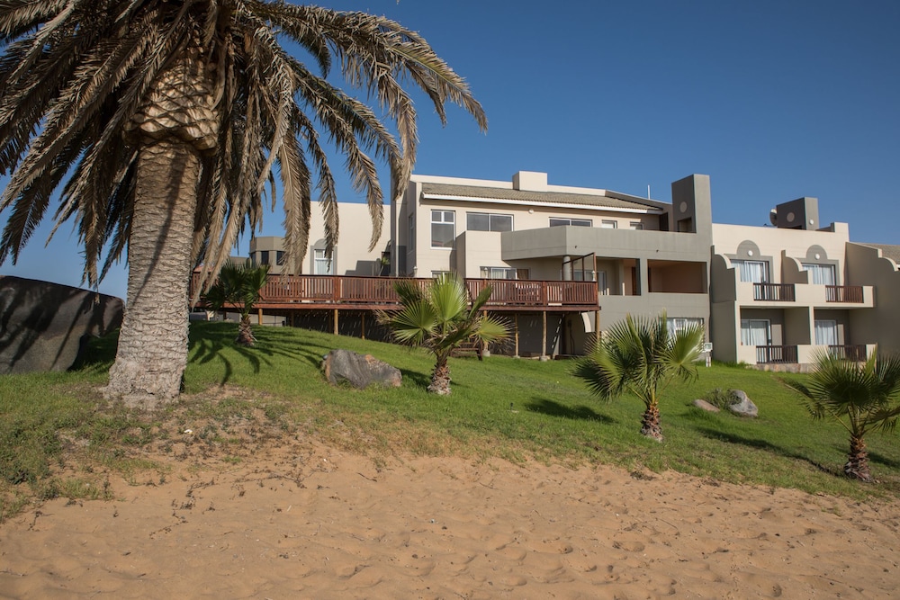 Long Beach Lodge 16/22