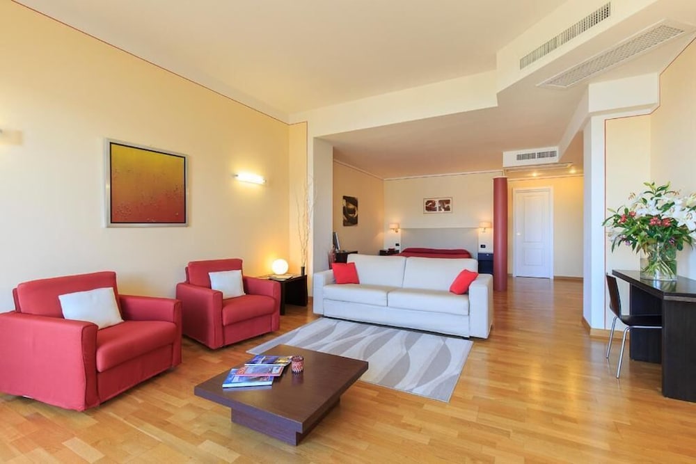 Hotel Residence La Luna Nel Porto 9/28