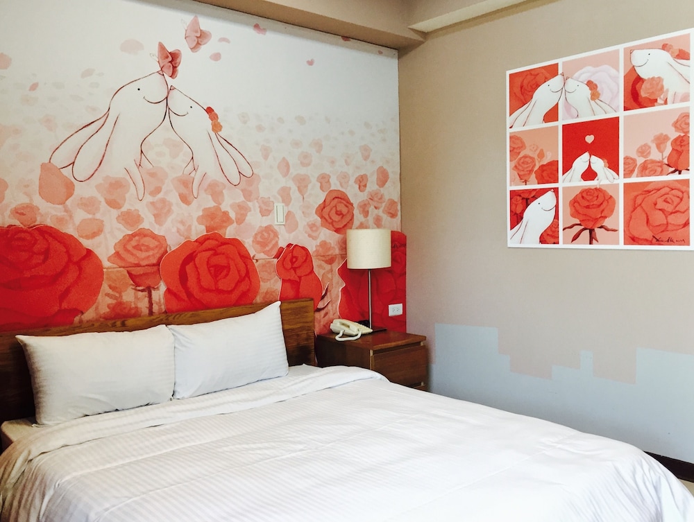 DELUXE DOUBLE ROOM