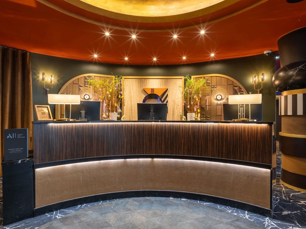 Lobby at Nest Hotel Paris la Defense - MGallery Collection, PUTEAUX