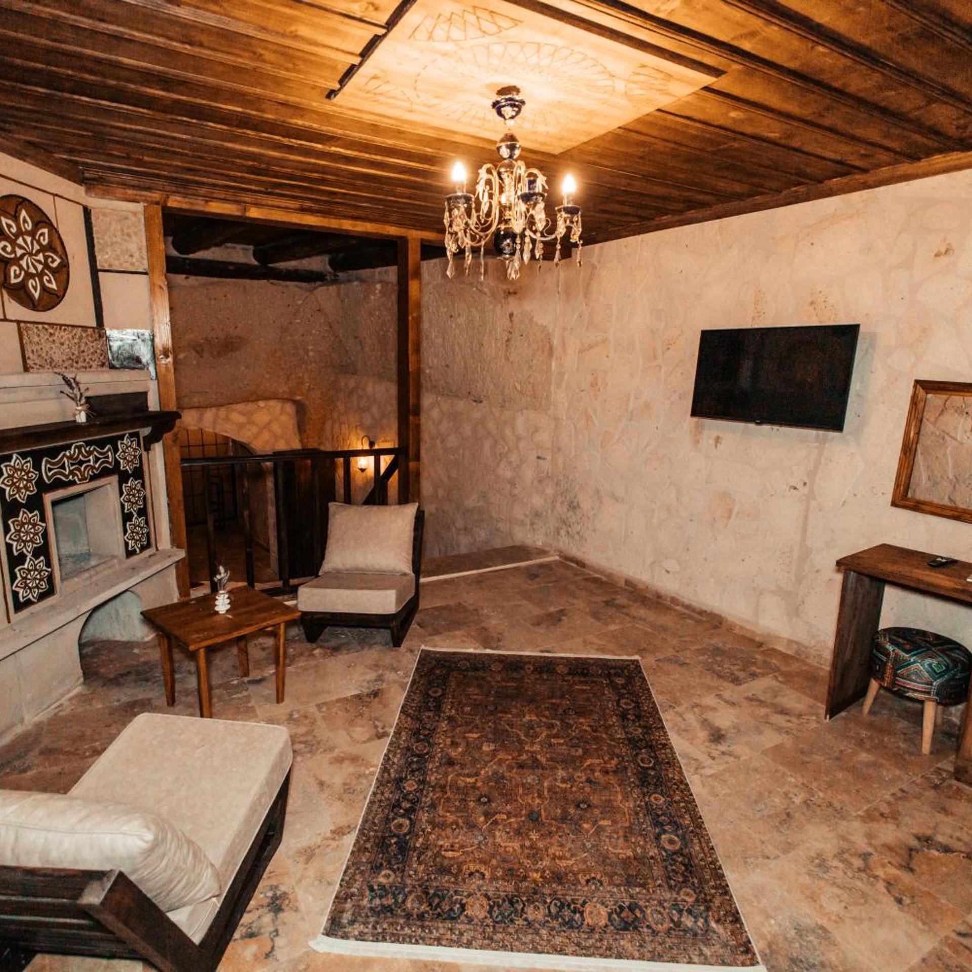 Vanessa Cave House 37/49