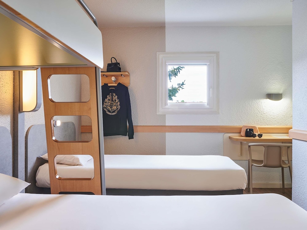 Ibis Budget Versailles Chateau Saint Cyr 40/40