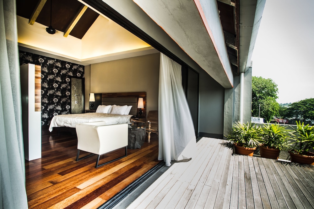 The Ranee Boutique Suites 23/74