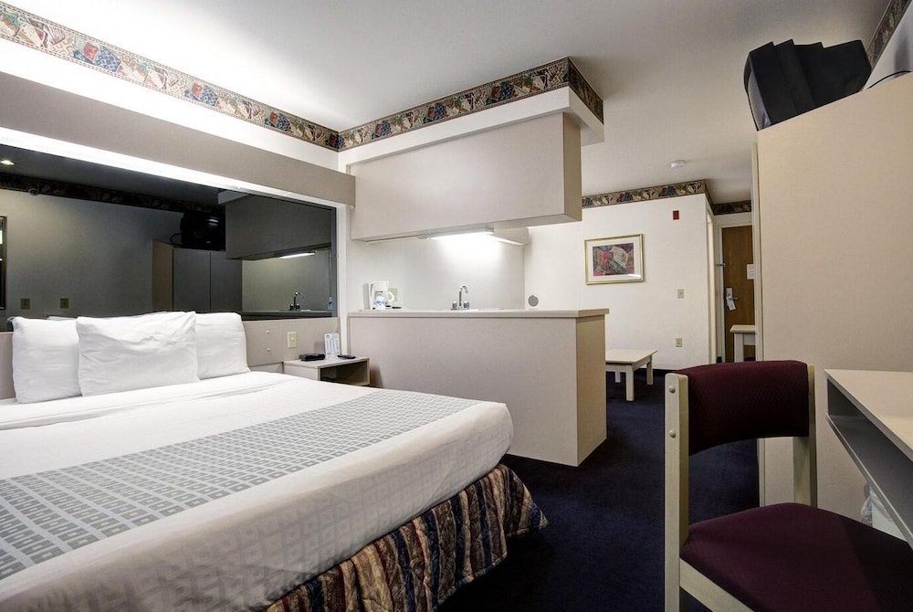Americas Best Value Inn Suites Racine 11/27