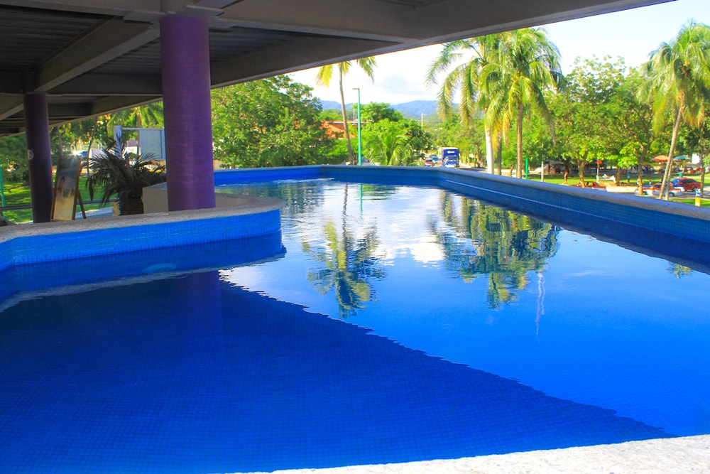 Am Hotel And Plaza 3/65