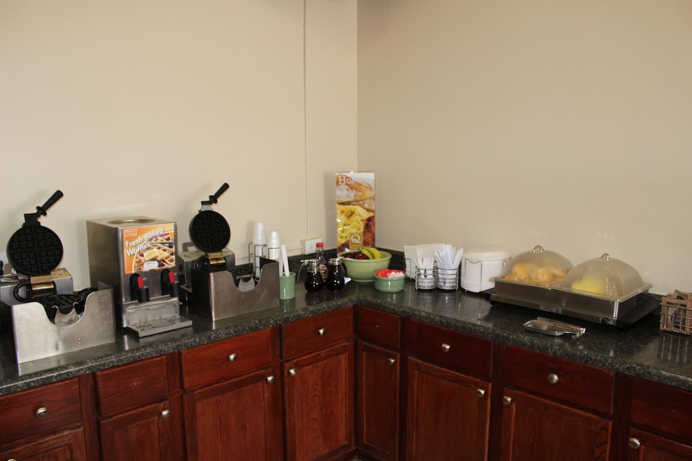 Americinn by Wyndham Cedar Rapids North 33/33