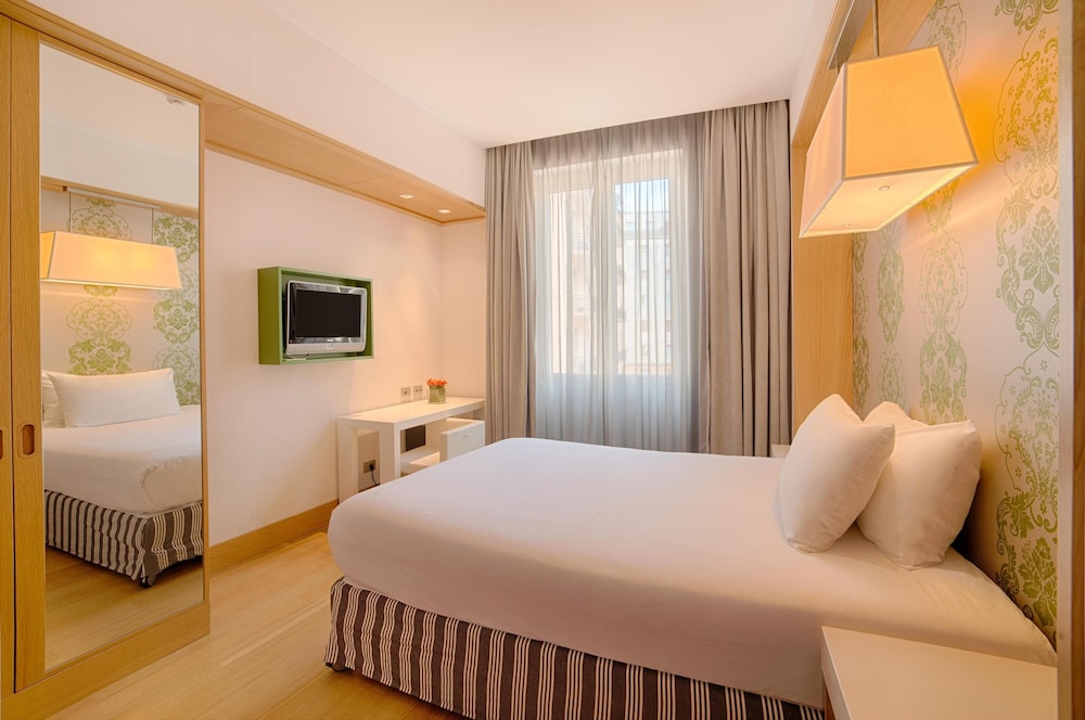 Hotel NH Genova Centro 10/47