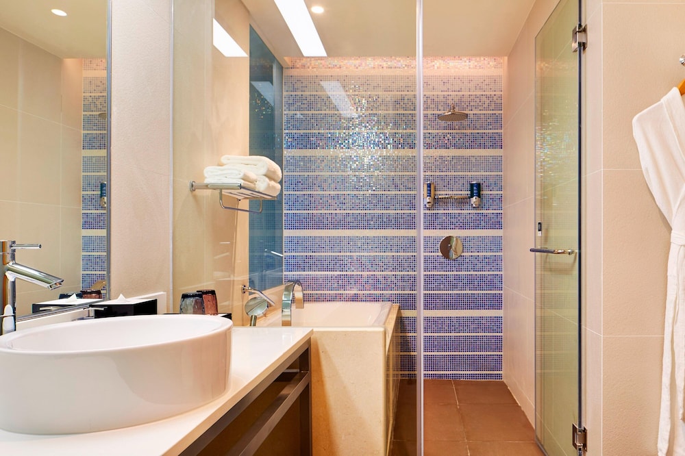 Aloft Dongguan Dynamic Town 45/48