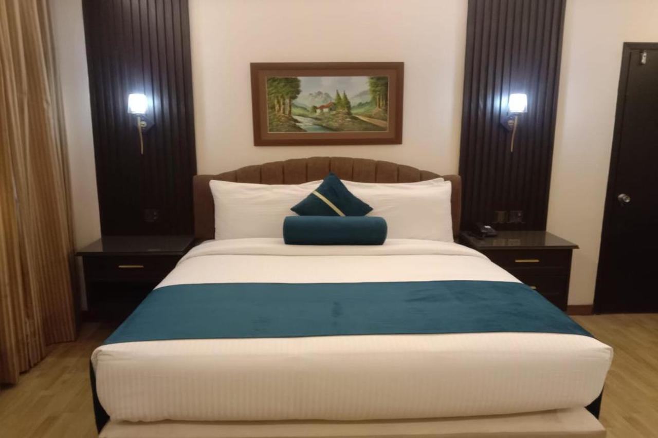 The Shalimar Grand Hotel Rawalpindi 12/29