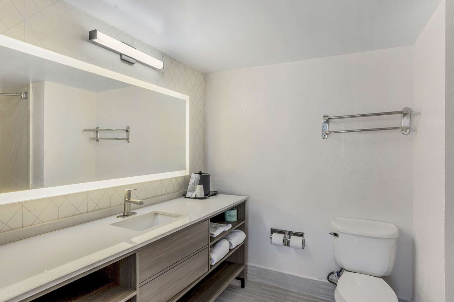 Comfort Inn and Suites Voorhees - Mt. Laurel 15/17