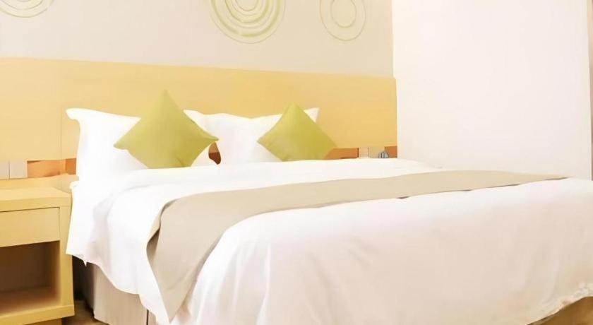 GreenTree Inn Hefei Feidong County High Speed Rail Station Wuyue Plaza Express Hotel 30/50