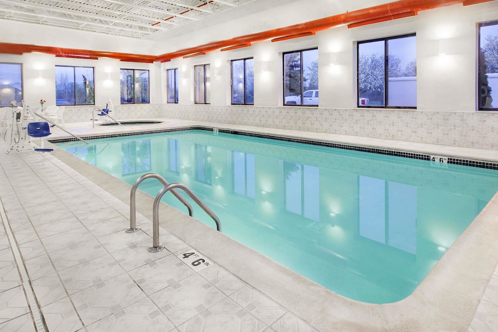 Red Roof Inn Flint 2/39