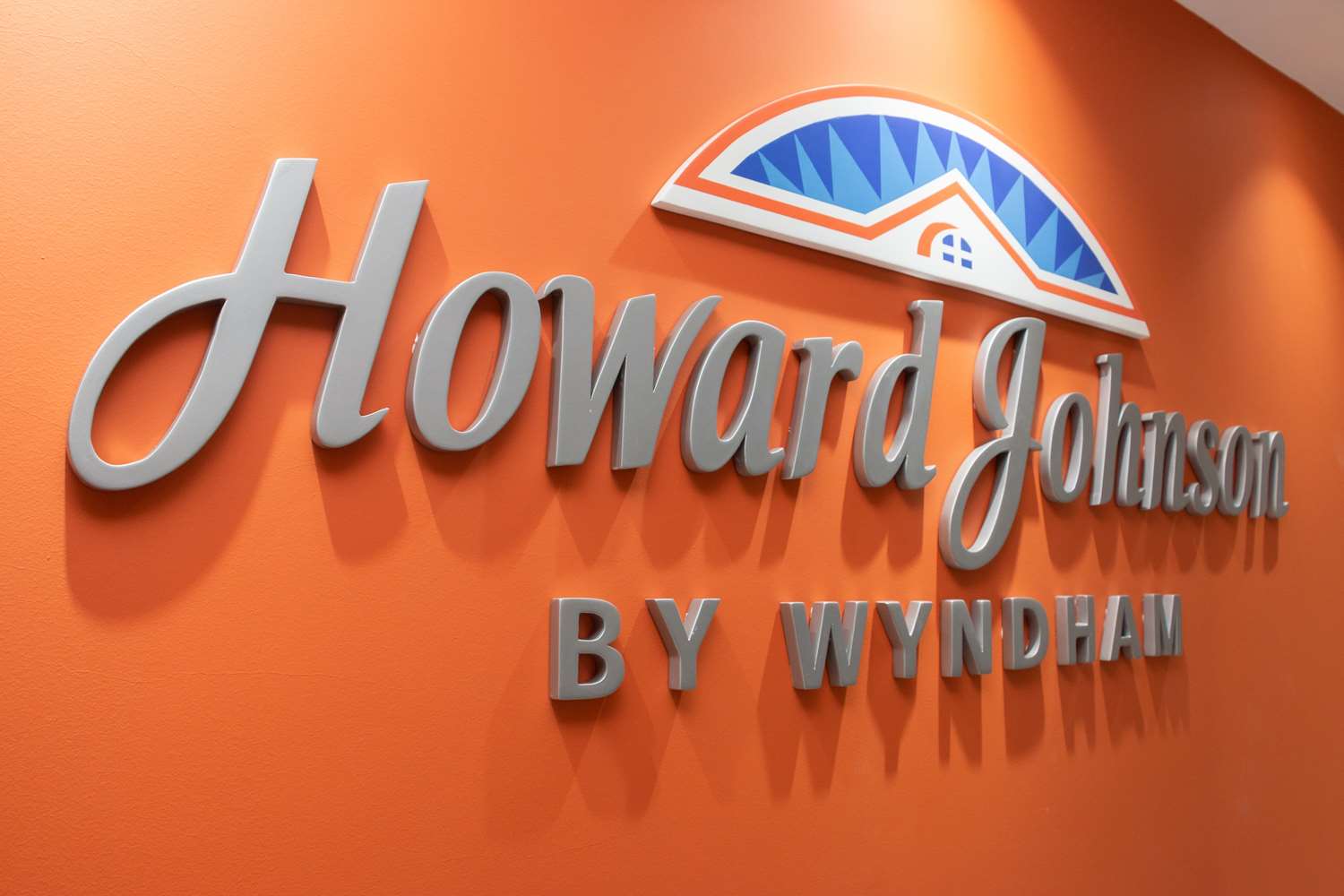Howard Johnson by Wyndham Lima Miraflores Art House 3/16