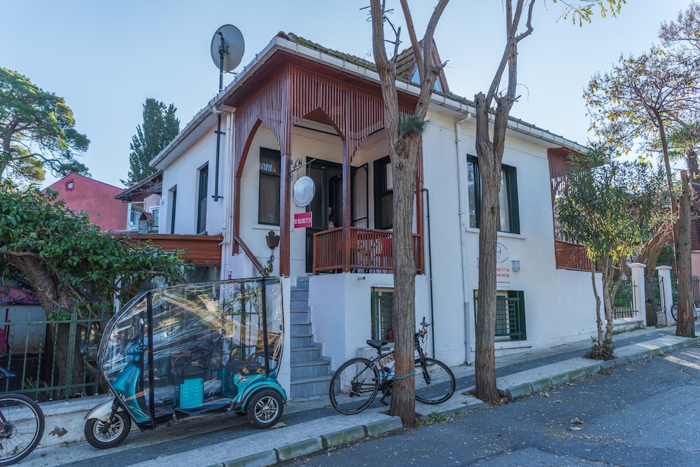 Orhan Kutbay'in Evi Turyolu Cafe Pansiyon 34/50